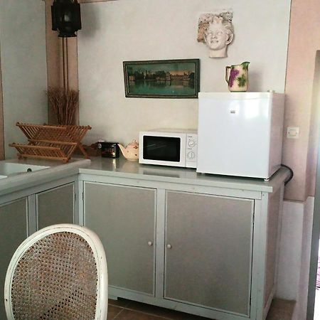 Апартаменты A L'Ombre Du Tilleul Живерни Экстерьер фото
