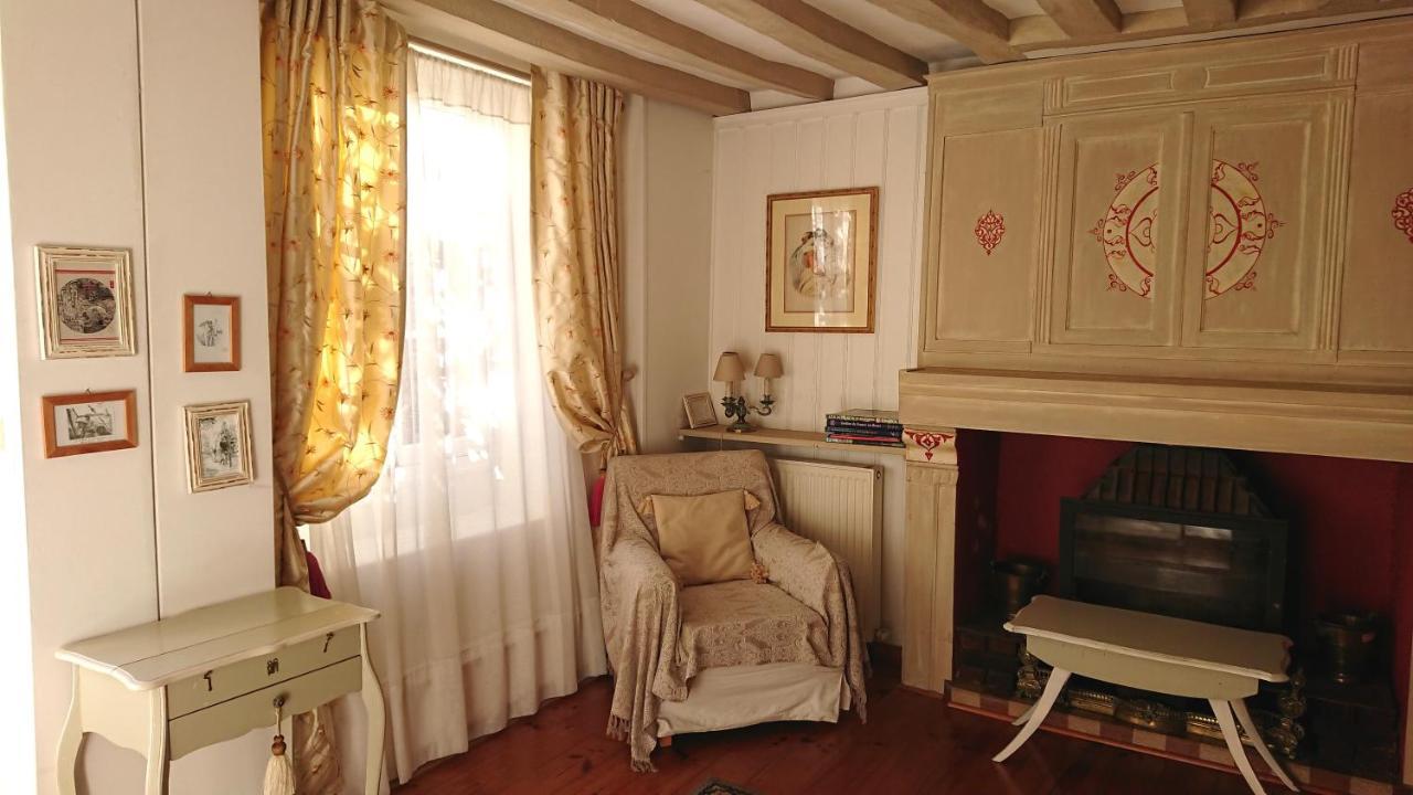 Апартаменты A L'Ombre Du Tilleul Живерни Экстерьер фото