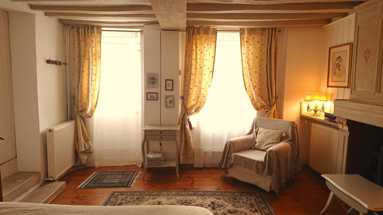 Апартаменты A L'Ombre Du Tilleul Живерни Экстерьер фото